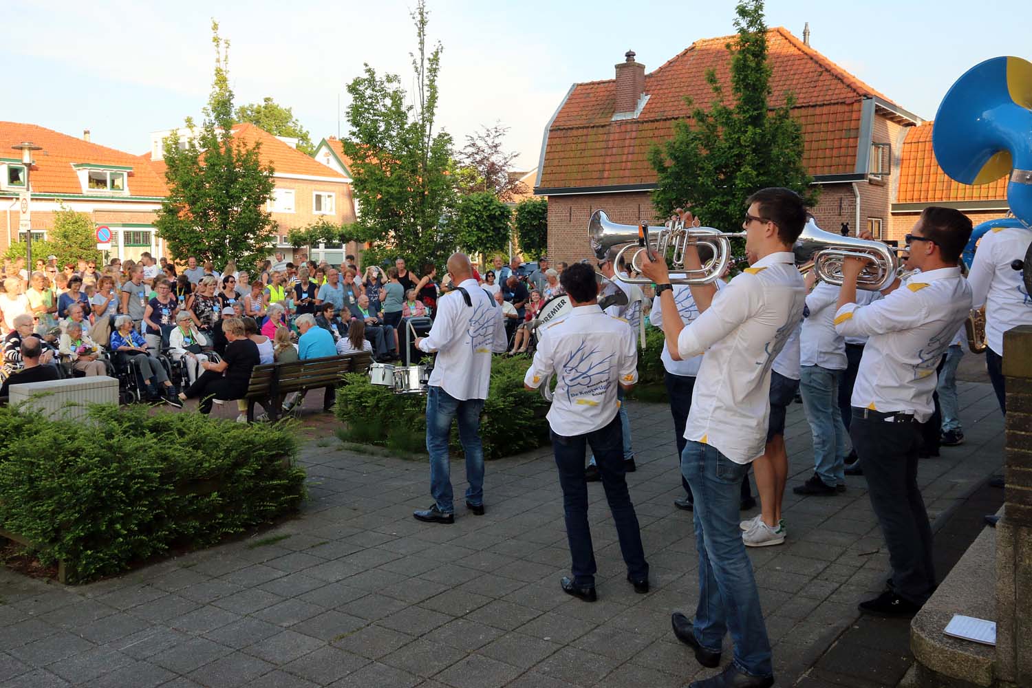 Feestelijk afsluiting van de avondvierdaagse in Schipluiden - 31 mei 2018
